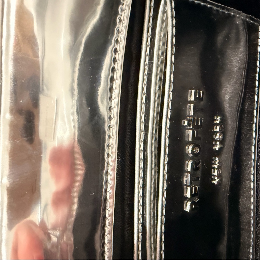 SOLD OUT ONLINE RETROFETE PURSE. Brand new with tag!! - Picture 12 of 16